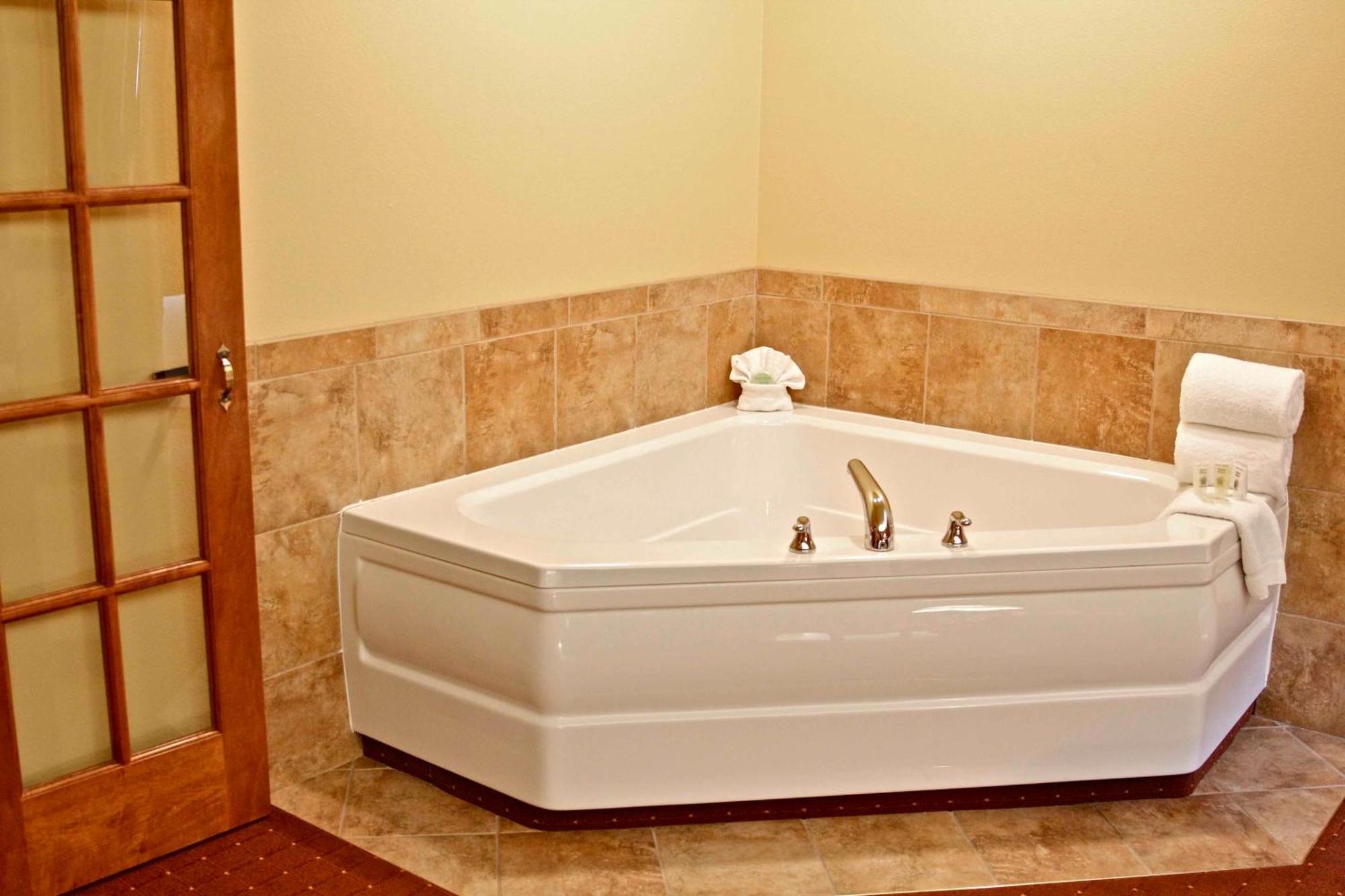 Arbuckle Lodge Gillette Room photo